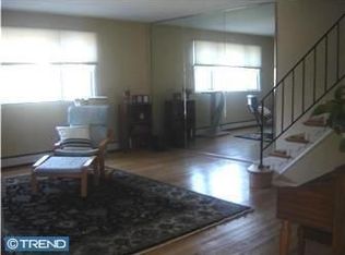 7027 Voigt Rd, Philadelphia, PA 19128