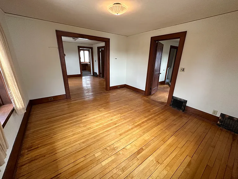 103 E Park Ln — Photo 14