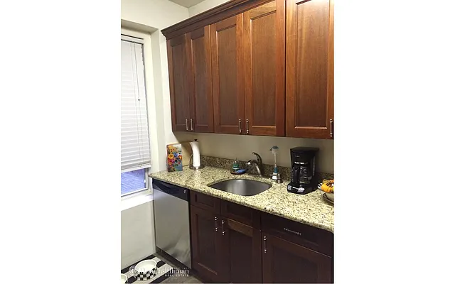 Rented by Douglas Elliman | media 10