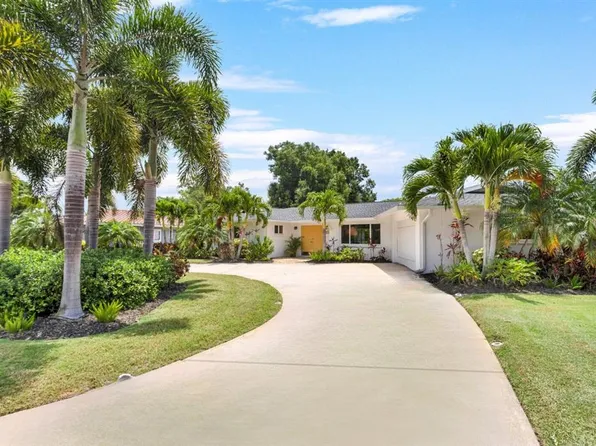 3440 Pine Valley Dr, Sarasota, FL 34239