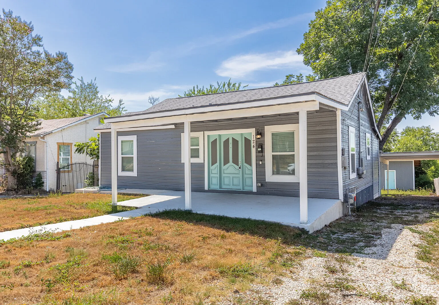 3 bed, 2.0 bath, 992 sqft, $1,400 — Photo 2