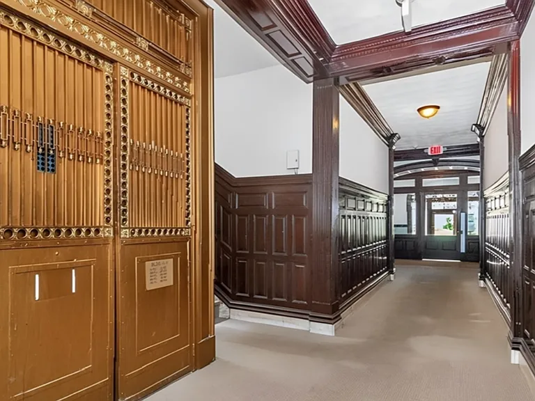 1111 Boylston St #42 — Photo 4