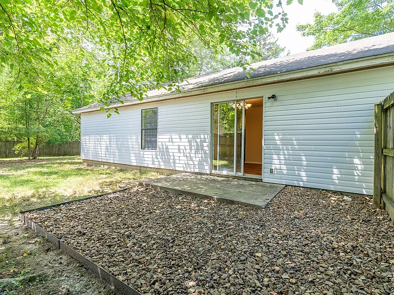 559 S Ray Ave — Photo 13