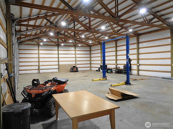 4th image of 3001 South Bay Road NE