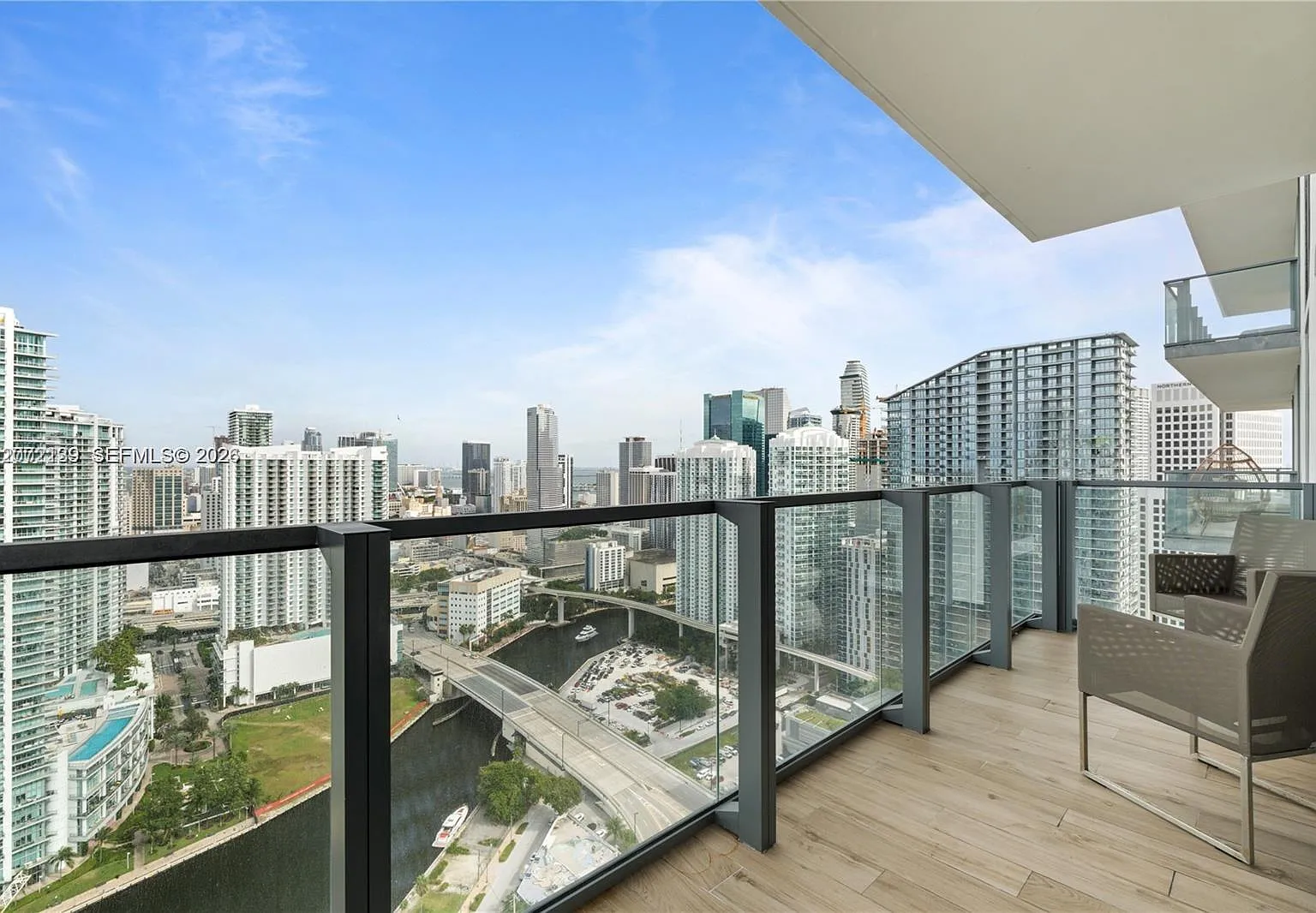 Rise Condo — Photo 1