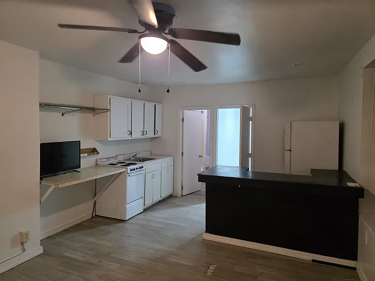 1807 Frankford Ave #2 — Photo 1
