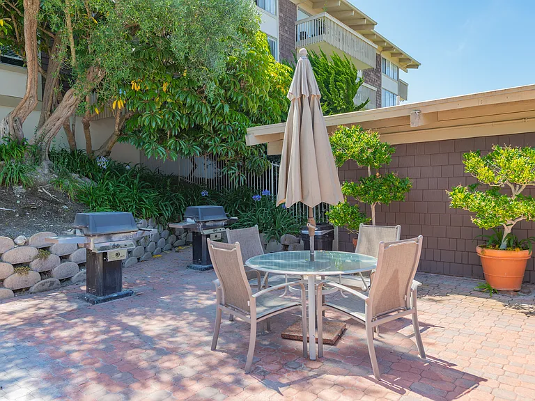 6542 Ocean Crest Dr #B308 — Photo 24