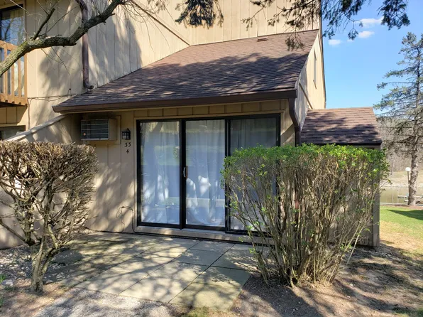 33 Montego Colony APT 4, Fox Lake, IL 60020