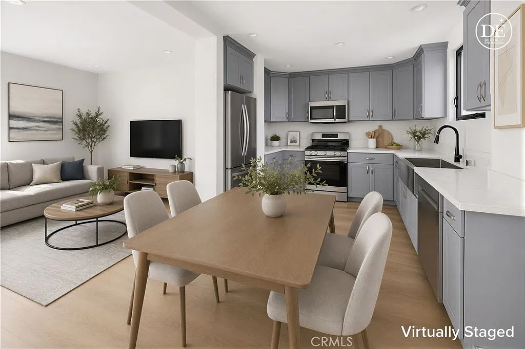 2 bed, 2.5 bath, 1076 sqft, $4,300 — Photo 1