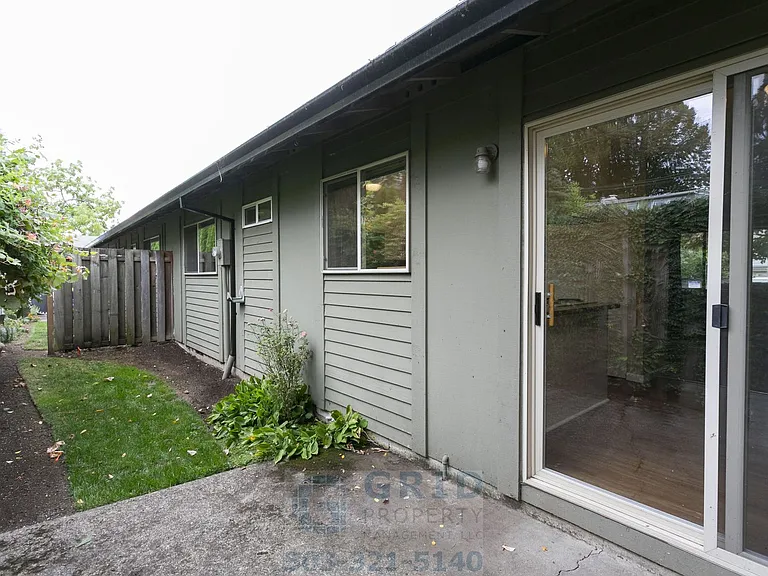 5105 SE Stark St #A — Photo 15