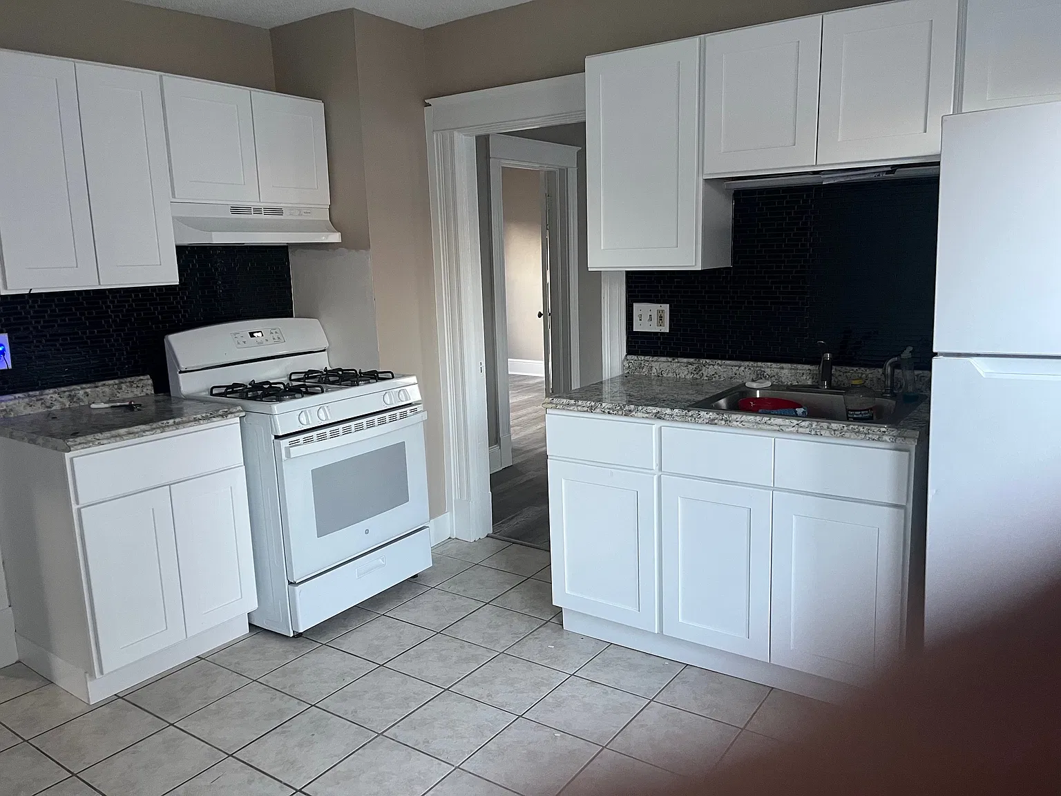 2 bed, 900 sqft, $1,500 — Photo 4