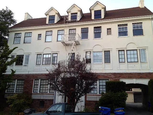 Studio, 550 sqft, $2,300 — Photo 2