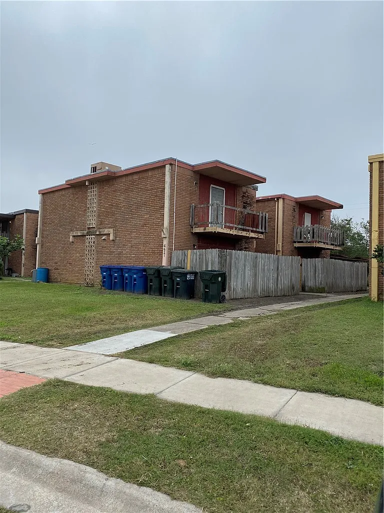 1 bed, 1.0 bath, 2972 sqft, $750 — Photo 1