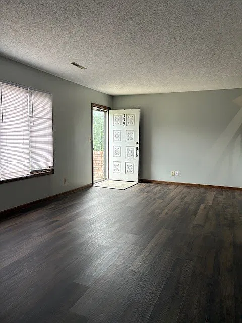 339 W Slater St — Photo 2