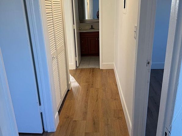 201 W Park Dr APT 203, Miami, FL 33172