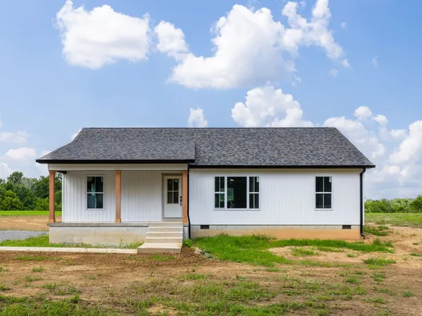 339 Oakmere Ln, Lafayette, TN 37083
