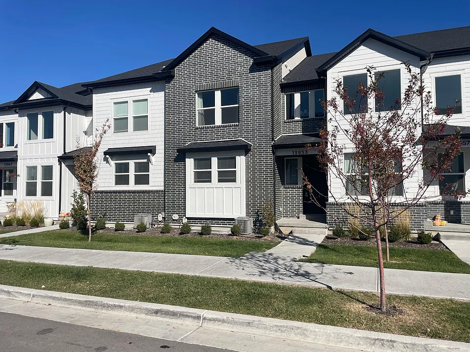 13953 Champlin Peak Dr