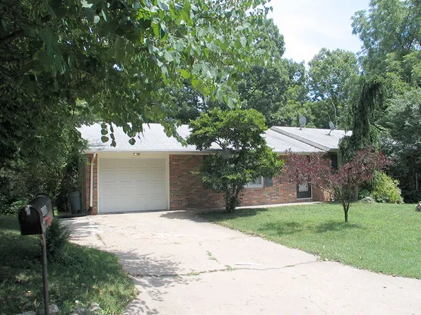 3006 Lynnwood Dr, Columbia, MO 65203