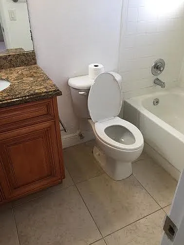 1440 Lake Crystal Dr #B — Photo 10