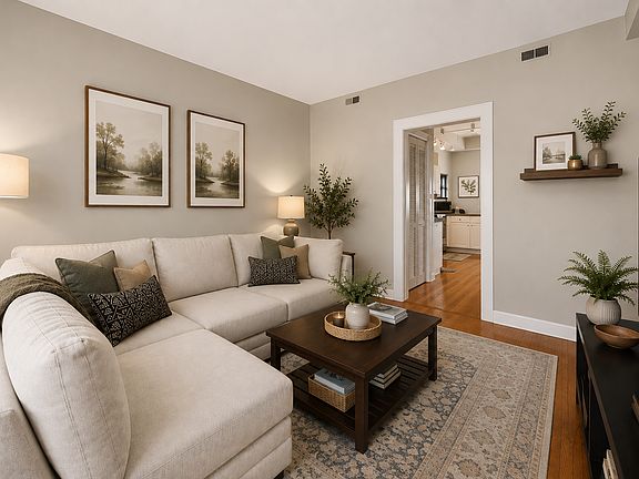 3rd image of 2249 W Melrose St #1
