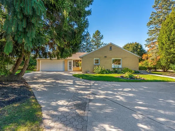 15025 West Lisbon AVENUE, Brookfield, WI 53005