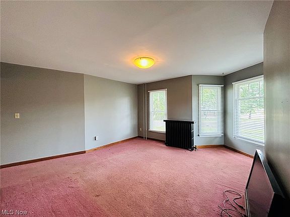 5th image of 10671 South St