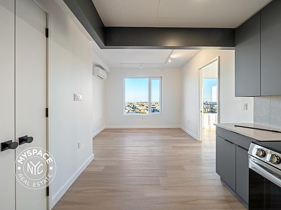 3rd image of 931 Carroll St #307