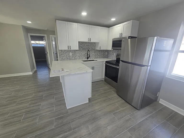 14906 N Bayshore Dr #2 — Photo 4