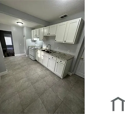 1024 W 22nd St — Photo 26