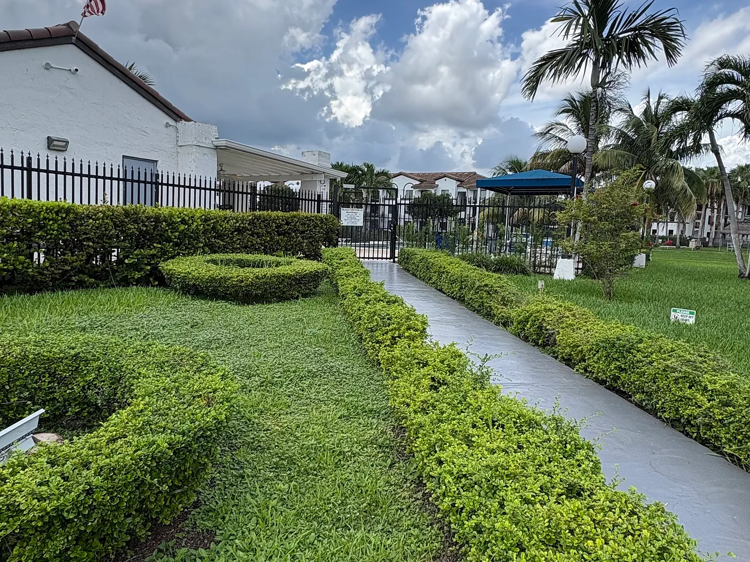 2 bed, 1000 sqft, $2,450 — Photo 3