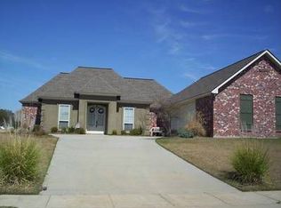 22524 Fairway View Dr, Zachary, LA 70791