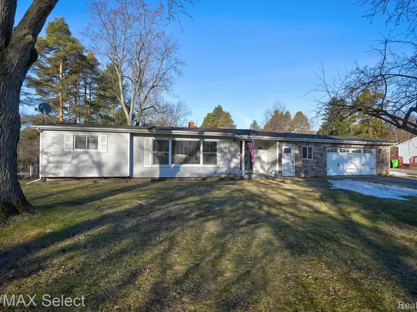 848 Hilberg St, Oxford, MI 48371