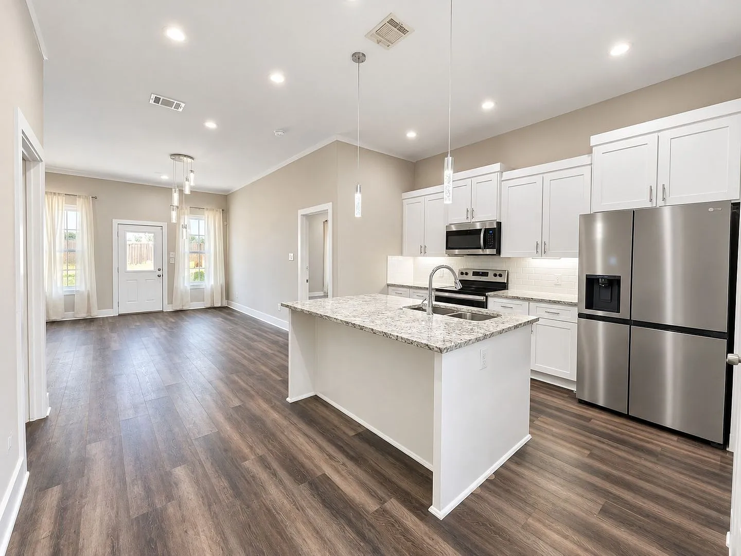 Gorgeous 4-Bedroom House for rent in Dallas — Photo 2
