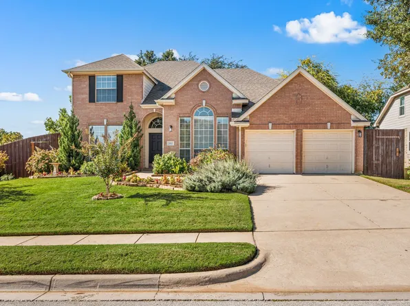 2811 Northwood St, Grapevine, TX 76051