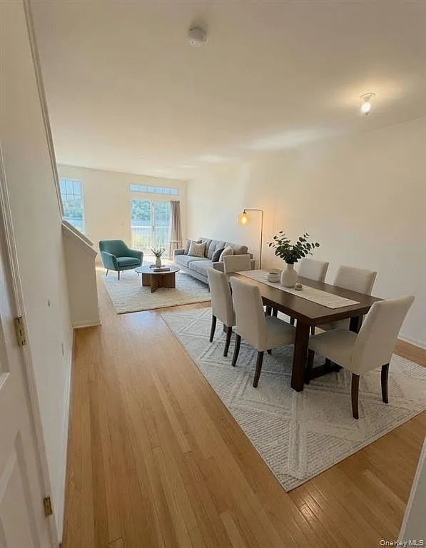 3 bed, 2.5 bath, 2500 sqft, $4,200 — Photo 4