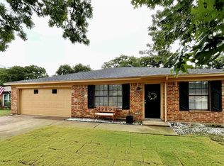 6201 Big Springs Dr, Arlington, TX