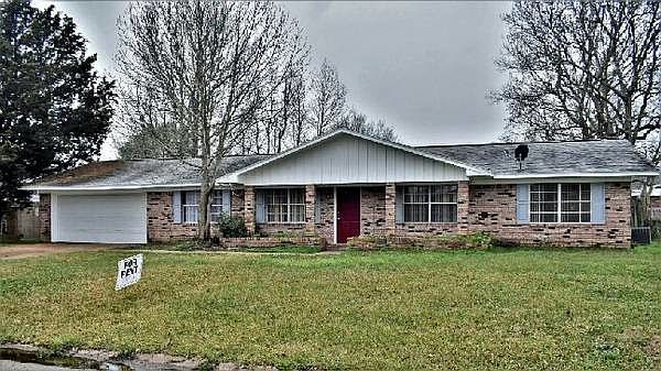 1st image of 905 Sweetgum Dr