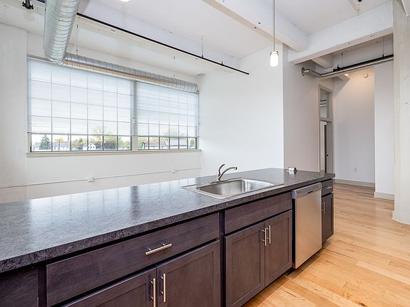 3rd image of 225 Louisiana St #11193266