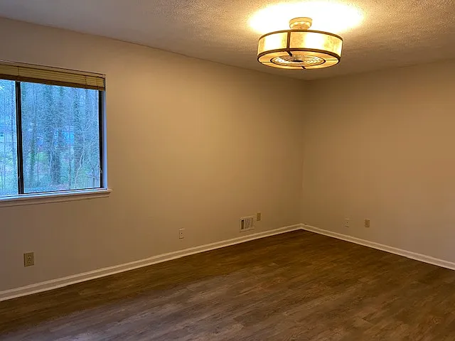 1576 Spender Dr — Photo 13