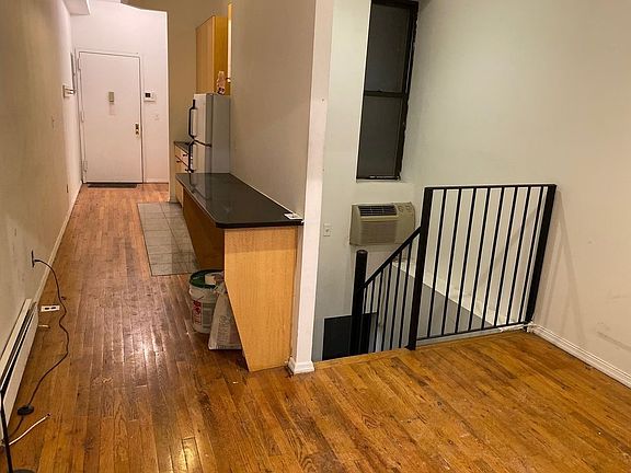 3rd image of 407 W 51st St APT 1C