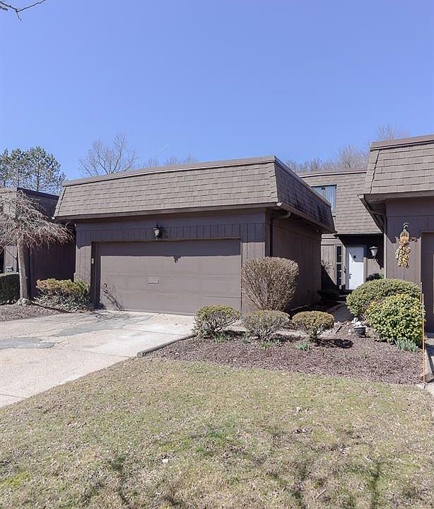 1st image of 19276 Briarwood Ln