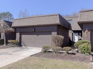 19276 Briarwood Ln, Strongsville, OH 44149