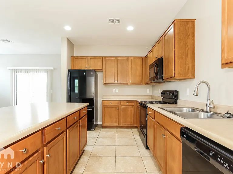 7340 W Preston Ln — Photo 2