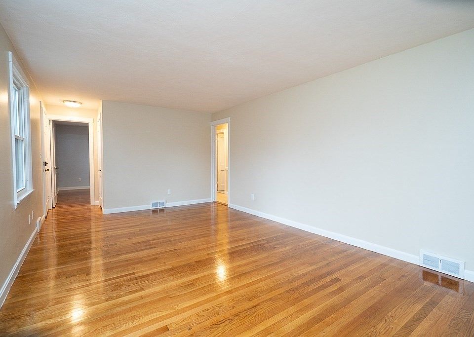 25 Mayflower Rd, Springfield, MA 01118 Zillow