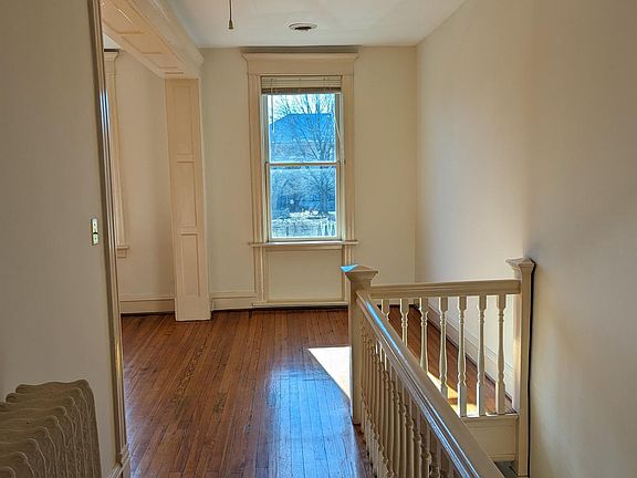 5th image of 2304 Stuart Ave Unit A