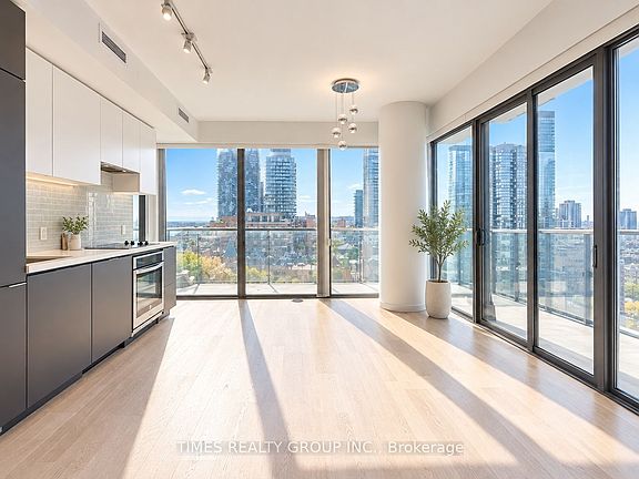 3rd image of 60 Colborne St #1105