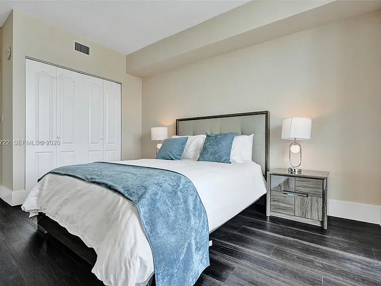 17555 Atlantic Blvd #1202 — Photo 30