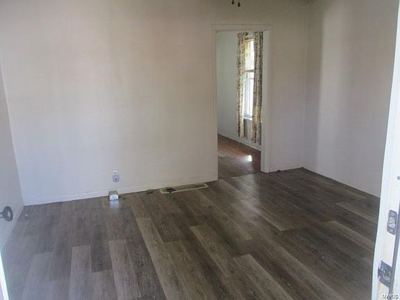 4th image of 328 Forbes Ave