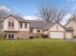 4817 Four Seasons Dr, Eagan, MN 55122