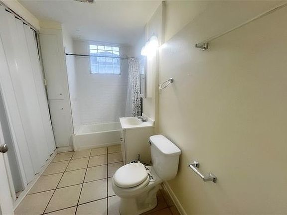 5th image of 4232 S Prieur St #A